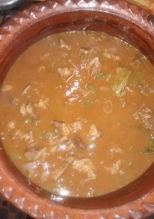 Una foto de Carne de res en chile morita