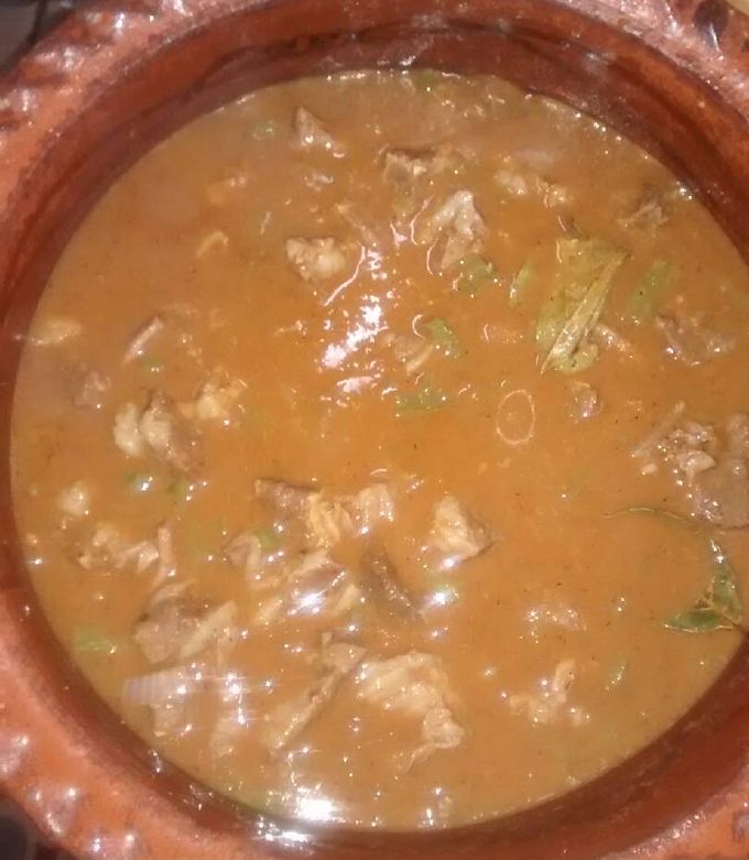 Una foto de Carne de res en chile morita