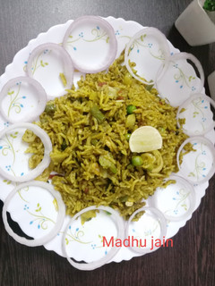 वेज हैदराबादी बिरयानी (veg hyderabadi biryani recipe in Hindi) रेसिपी मुख्य फोटो