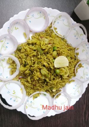 A picture of Veg Hyderabadi Biryani.
