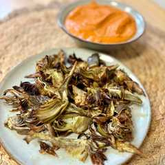 Chips de alcachofa con salsa estilo romesco-レシピのメイン写真