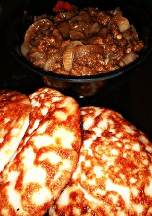 A picture of Onion and mince meat sauce.