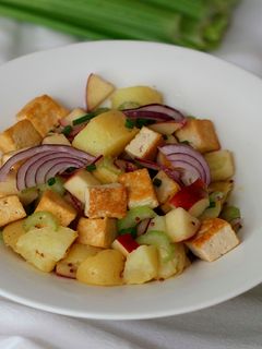 Una foto de Ensalada de Patata, Manzana y Apio