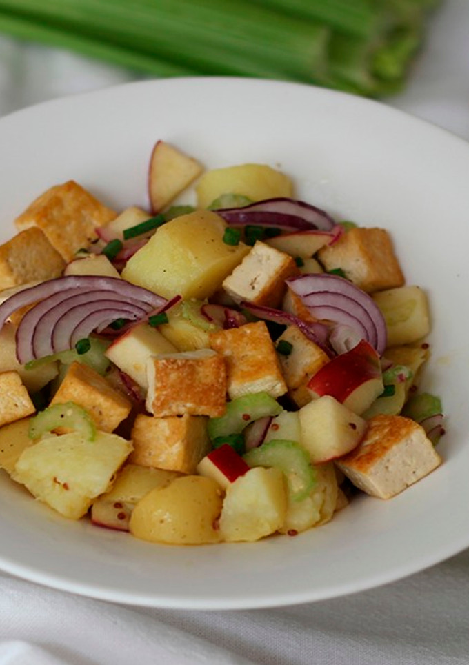 Una foto de Ensalada de Patata, Manzana y Apio