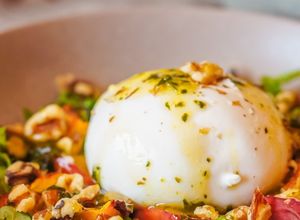 Foto principal de Ensalada de burrata y melocotón