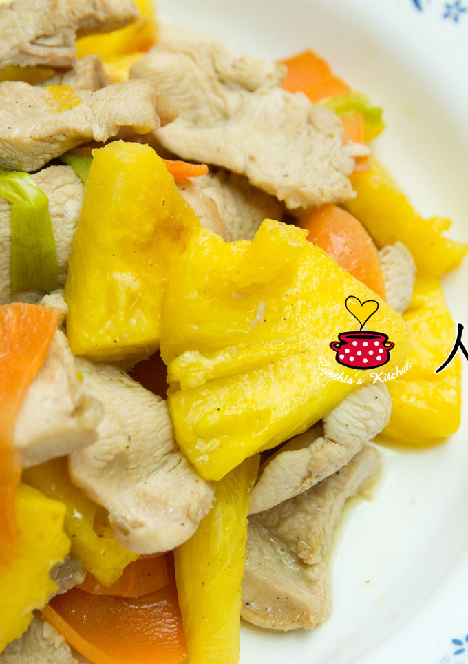 人妻的廚房--鳳梨炒雞片 的食譜成品照片