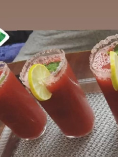 तरबूज का जूस (tarbuj ka juice recipe in Hindi) रेसिपी मुख्य फोटो