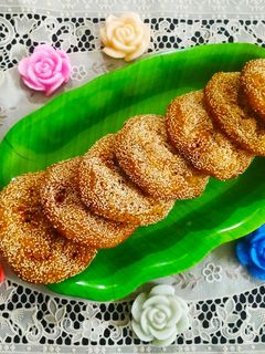 अनारसे (anarase recipe in marathi) रेसिपी चे मुख्य फोटो