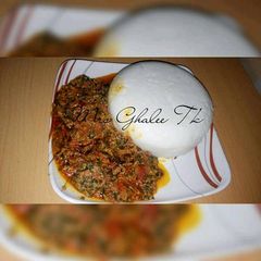 A picture of Tuwon shinkafa miyar egusi.