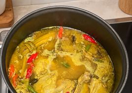 Soto ayam kuning