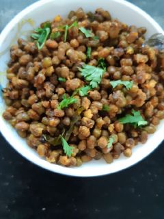 મૂંગ મસાલા (Mung Masala Recipe in Gujarati) રેસીપી મુખ્ય ફોટો