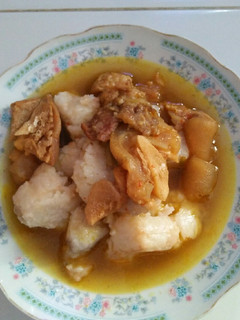 Foto resep Lontong kikil surabaya dengan presto