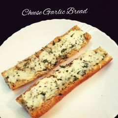 A picture of Cheese Garlic Bread.
