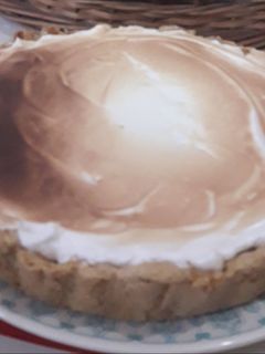 Una foto de Lemon Pie 🍋 Fácil y Económico! 😊😄