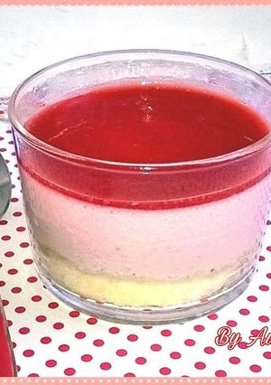 Une photo de ☆Verrines façon Bavarois à la Fraise☆