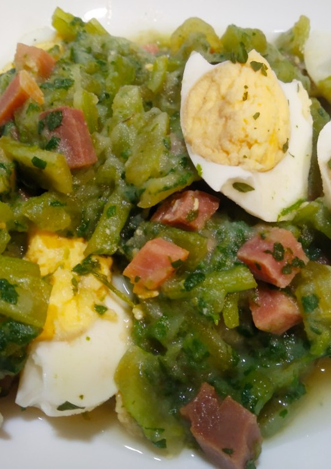 Una foto de Borrajas con huevos y jamón de Teruel