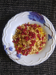 બટાકા પૌવા (Bataka Poha Recipe In Gujarati) રેસીપી મુખ્ય ફોટો