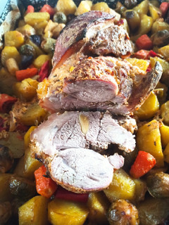Fokhagymával tűzdelt, joghurtos sertéslapocka recept fotója
