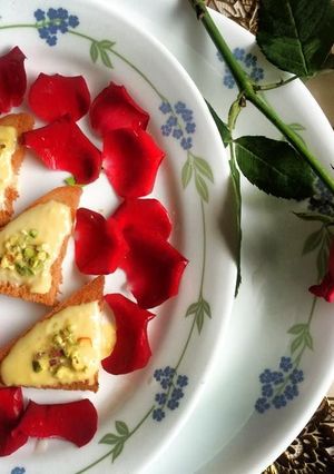A picture of Shahi tukda.