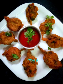 अजवाइन पकोडे (Ajwain pakode recipe in Hindi) रेसिपी मुख्य फोटो