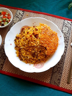 عکسی از دستور عدس پلو با مرغ و کشمش
