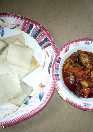 A picture of White yam with fish sauce.