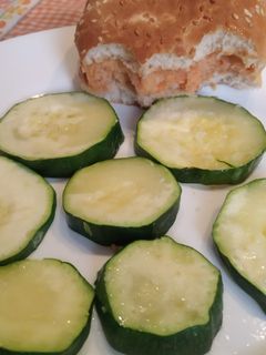 Una foto de Hamburguesa/Burger con calabacín en Vaporera al Microondas