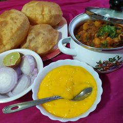 A picture of Chole Bhature.