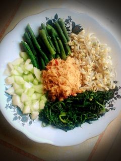 Foto resep Urap Sayuran (Vegetable Salad With Shredded Coconut Dressing)
