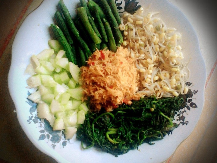 Resep Urap Sayuran (Vegetable Salad With Shredded Coconut Dressing), Lezat