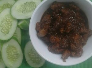 Hình của món Ba rọi xào mắm ruốc.