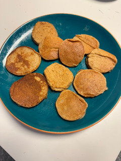 Una foto de Tortitas de manzana y yogur BLW (+10 meses)