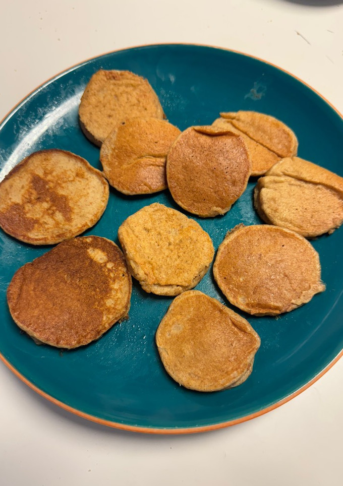 Una foto de Tortitas de manzana y yogur BLW (+10 meses)