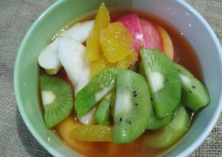 Bagaimana Menyajikan Asinan Buah, Bisa Manjain Lidah