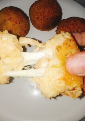 A picture of Chicken cheese balls 😋😋😋.