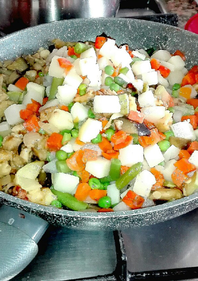 Una foto de Verdura ensaladilla con berenjenas y calabacín