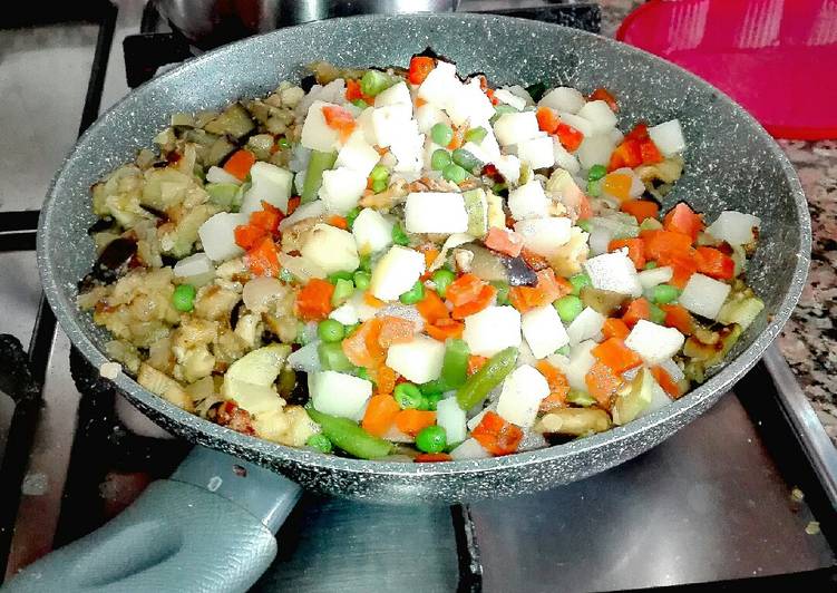 Verdura ensaladilla con berenjenas y calabacín