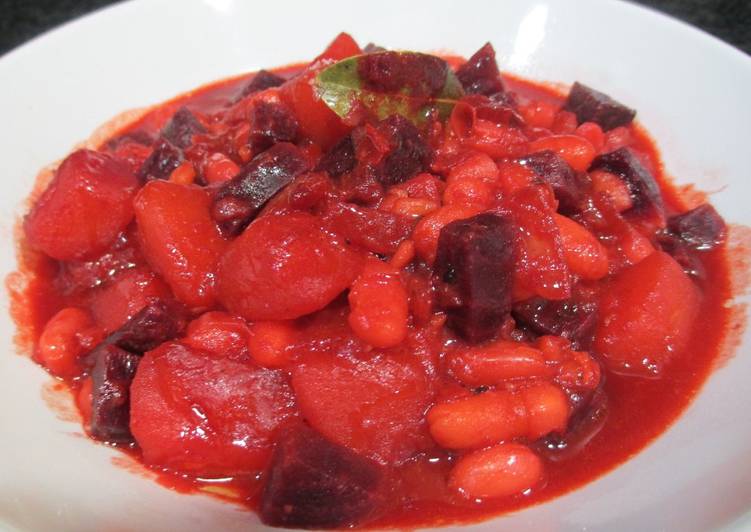 Alubias blancas con remolacha y patata - veggie