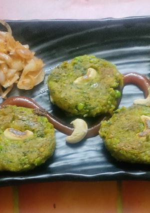 हरभरा कबाब (Hara Bhara Kabab Recipe In Marathi) रेसिपी चे मुख्य फोटो 