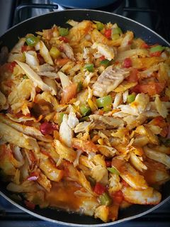 Una foto de Bacalao guisado con vegetales