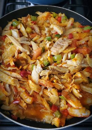 Una foto de Bacalao guisado con vegetales