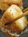 Sauteed rice ball, with oil and soy sauce