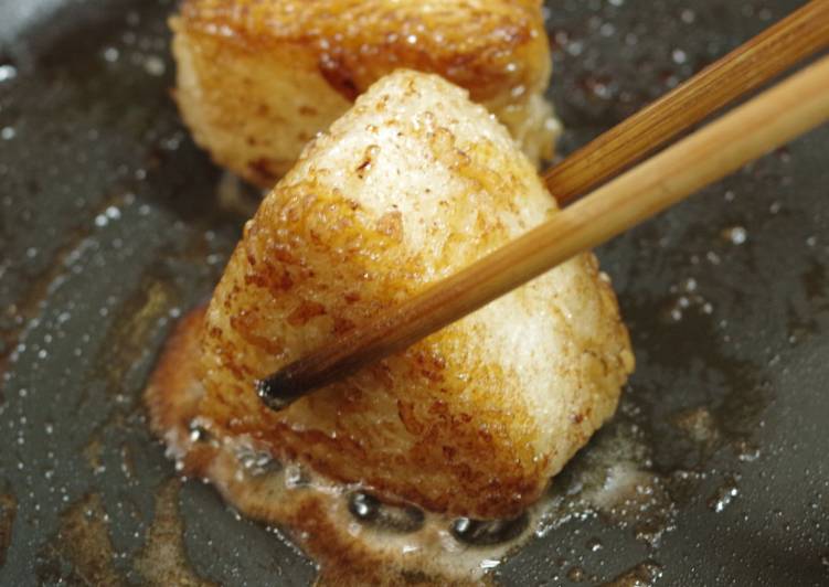 Recipe of Any-night-of-the-week Sauteed rice ball, with oil and soy sauce