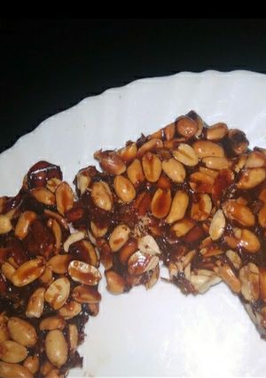 পিনাট চিক্কি(Peanut chikki recipe in Bengali) রেসিপির প্রধান ছবি