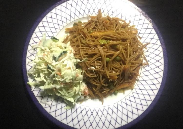 Recipe of Any-night-of-the-week Fried spaghetti By RuNas Kitchen