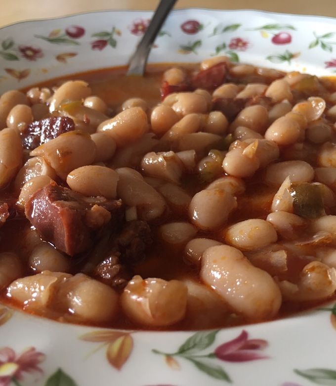 Foto principal de Guiso de alubias de bote con chorizo y jamón