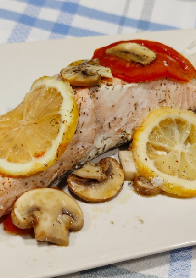 Una foto de Salmón al papillote con arroz basmati