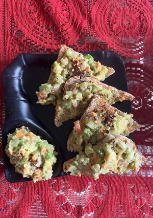 A picture of Avocado open sandwich.