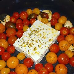 A picture of Cherry tomato feta pasta.