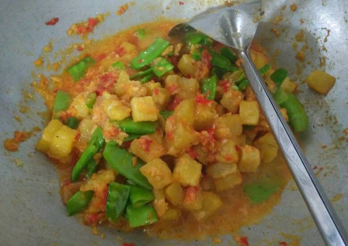 Sambal goreng kentang